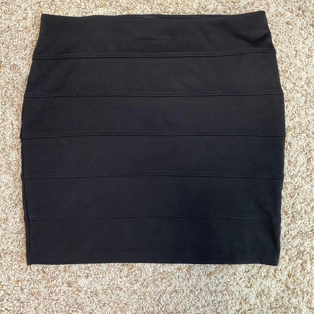 SOLD!!NFS! Forever21 plus black bandage mini skirt